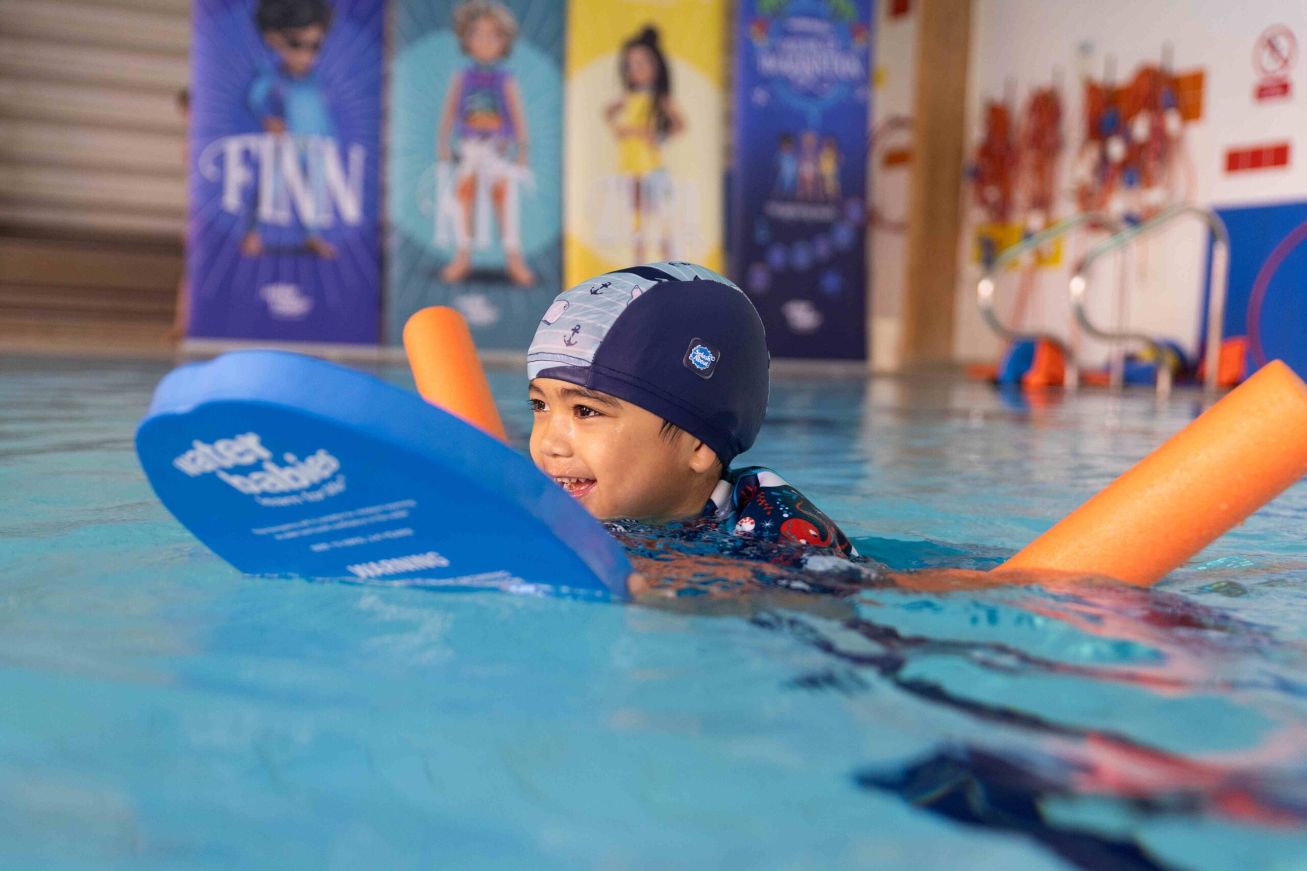 child swimming independently in water babies solo lesson