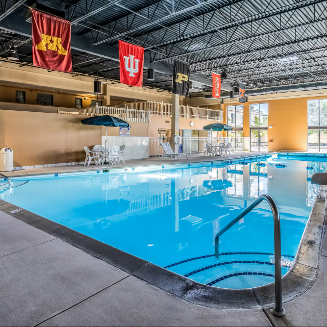 Quality Inn University Pool